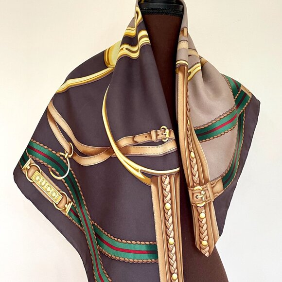 Display #3 New Gucci Scarf Iconic Silk Wrap - Picture 5 of 15